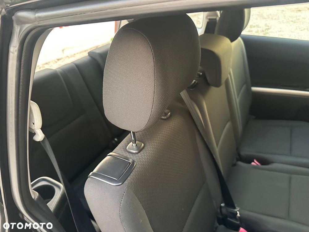 Toyota Corolla Verso 1.8 Sol 7os - 19