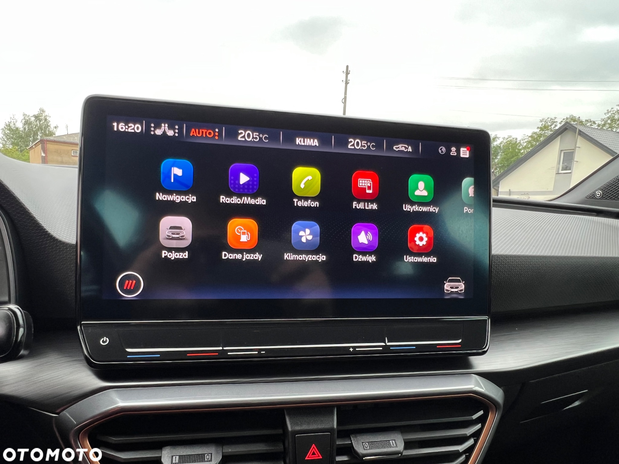 Cupra Leon 1.5 eTSI DSG - 24