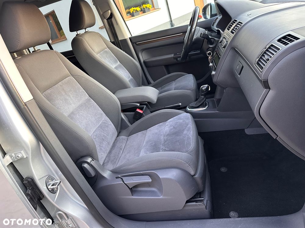 Volkswagen Touran 2.0 TDI DPF Highline DSG - 30
