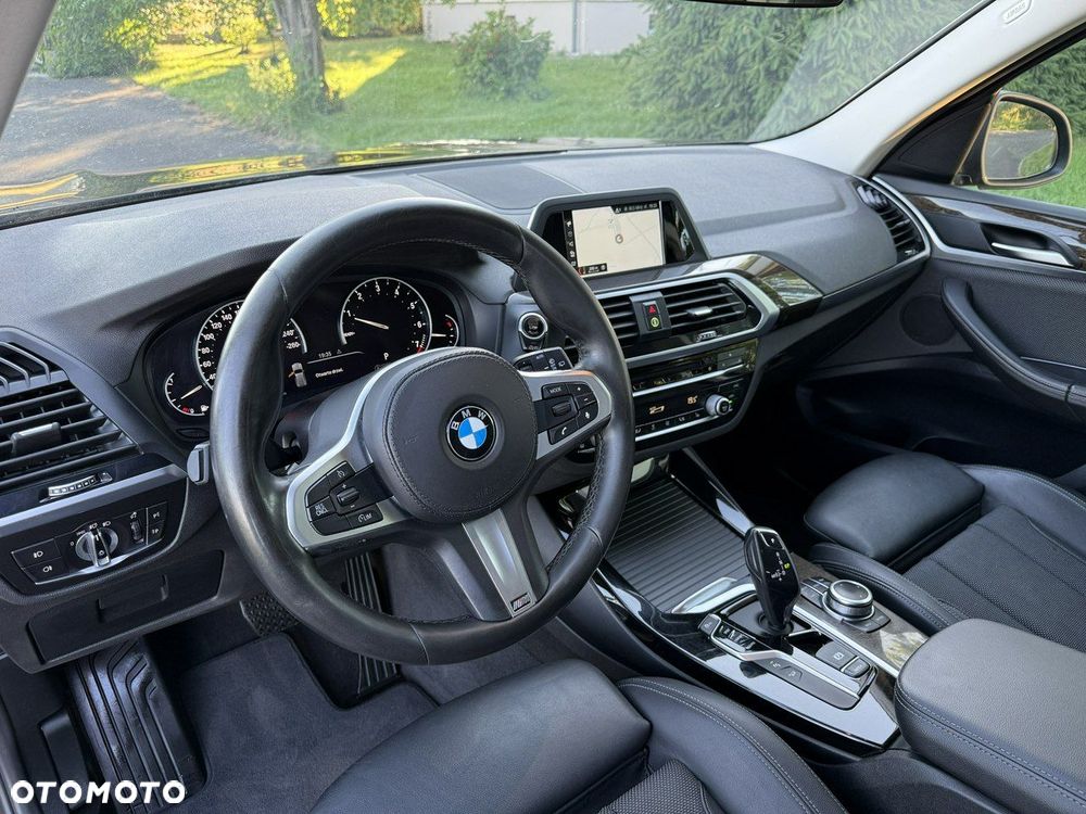 BMW X3 xDrive20i Advantage - 35