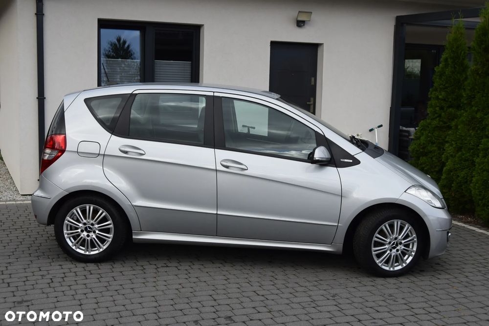 Mercedes-Benz Klasa A 160 BlueEFFICIENCY Elegance Special Edition - 12
