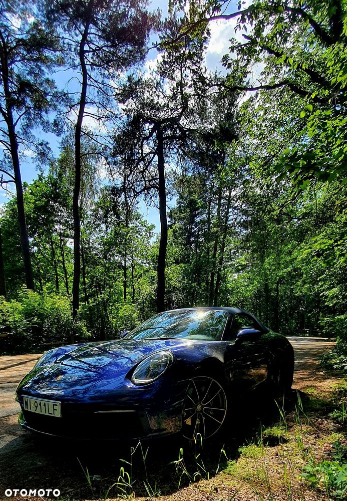 Porsche 911 Carrera 4 - 10