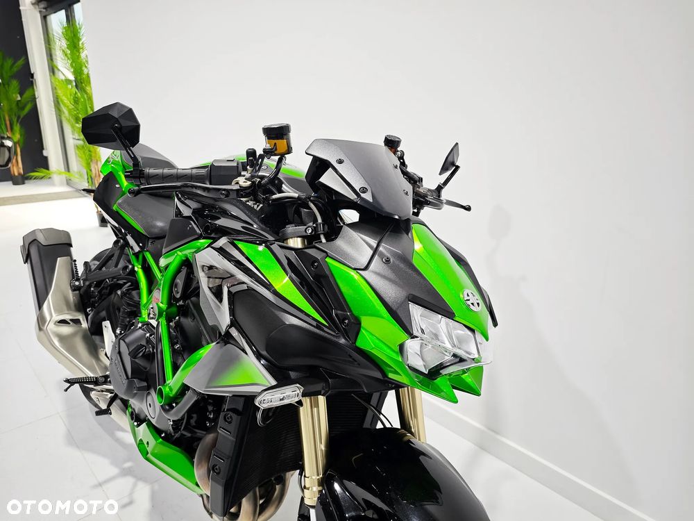 Kawasaki H2 - 10