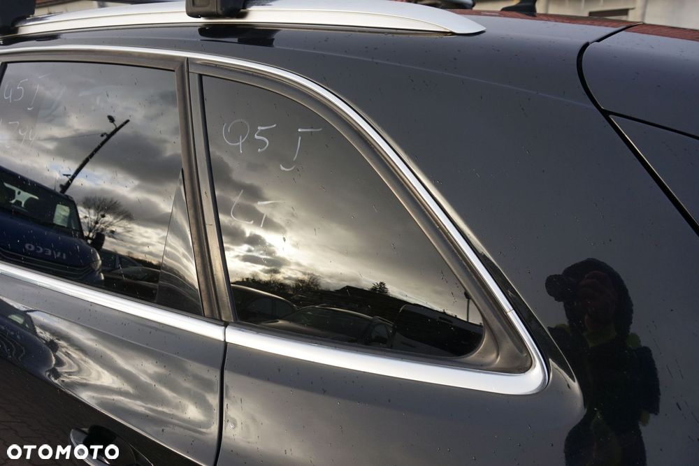 SZYBA KAROSERYJNA TYLNA LEWA BOCZNA Q5 I 8R  AUDI 2008-2012 - 3