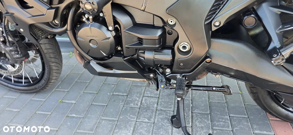 Honda VFR - 40