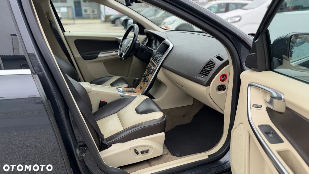 Volvo XC 60 D5 AWD Summum - 32