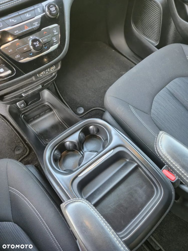 Chrysler Pacifica - 21