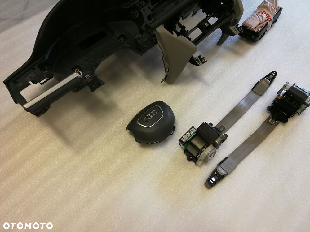 DESKA ROZDZIELCZA AUDI A6 C7 AIRBAG - 2