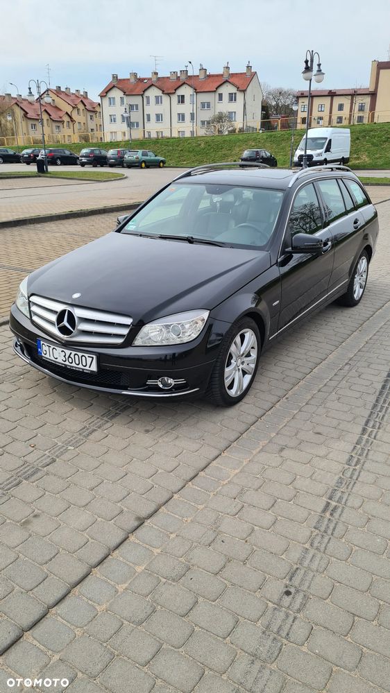 Mercedes-Benz Klasa C 180 CGI Automatik BlueEFFICIENCY Avantgarde - 3
