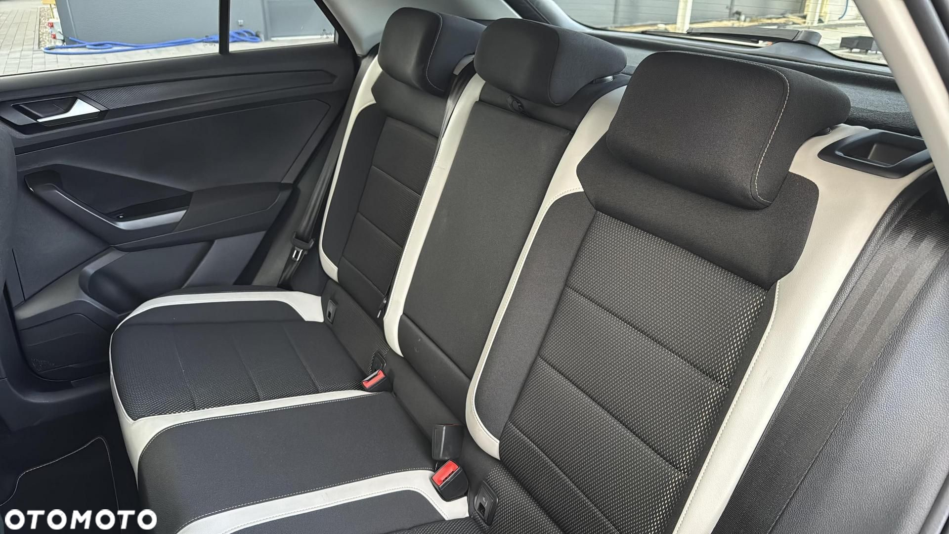 Volkswagen T-Roc 1.5 TSI ACT Premium - 18