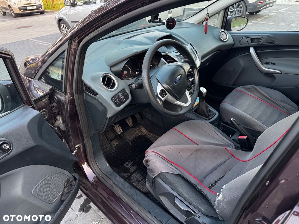Ford Fiesta 1.4 Ghia EU5 - 6