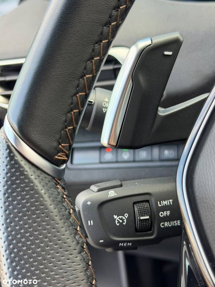 Peugeot 3008 1.6 PureTech Hybrid4 PHEV GT S&S EAT8 - 16