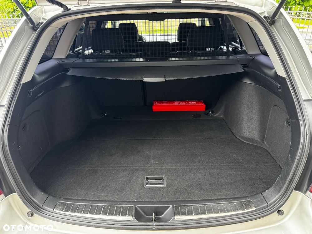 Toyota Avensis 1.8 VVT-i Executive - 36