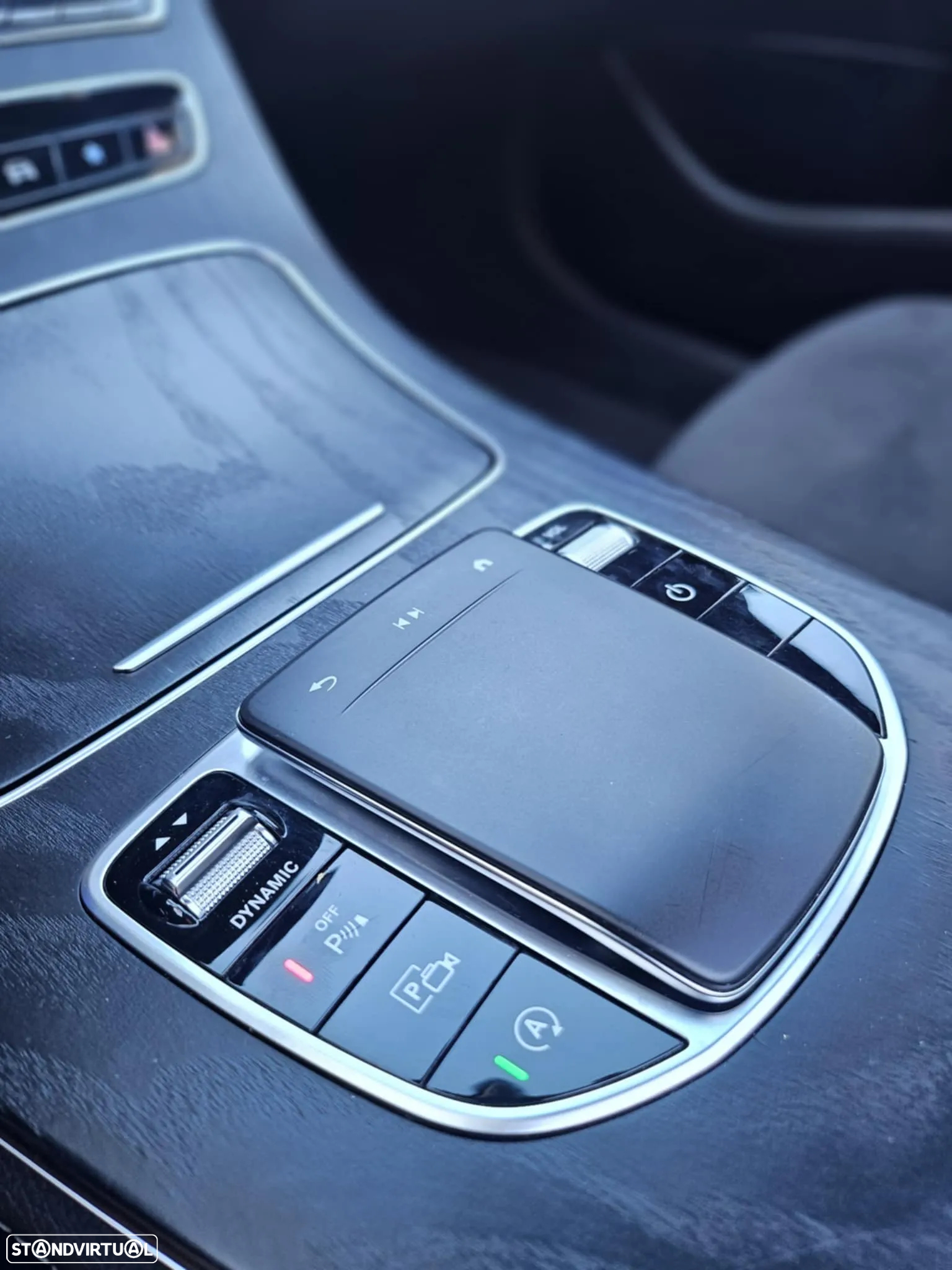 Mercedes-Benz E 220 d AMG Line - 16