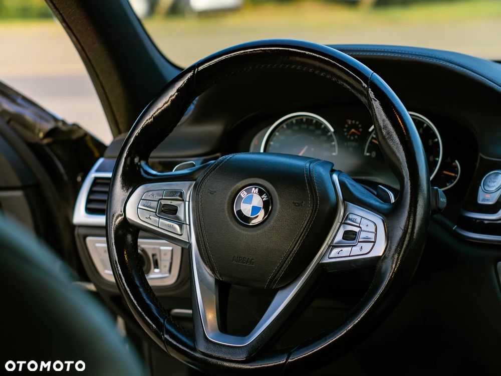 BMW Seria 7 740Li - 14