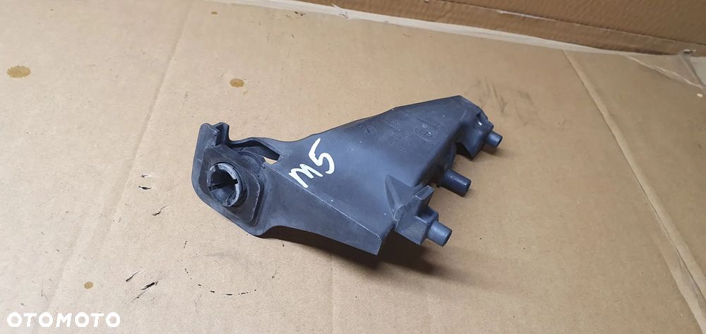 Ślizg mocowanie wspornik lewy atrapy żaluzji BMW M5 G30 F90 1126420 - 2