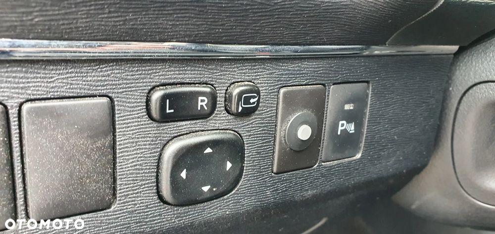 Toyota Avensis - 21