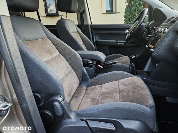 Volkswagen Touran - 8