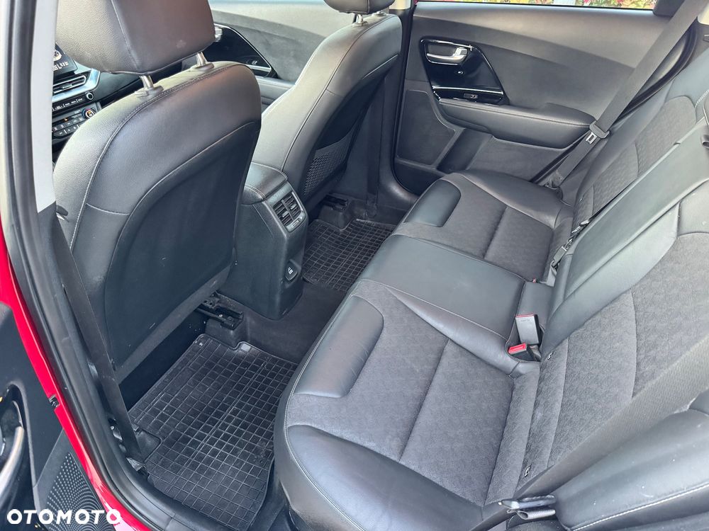 Kia Niro 1.6 GDI Hybrid L Business Line - 24