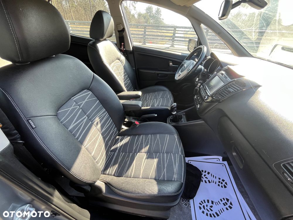 Kia Venga - 10