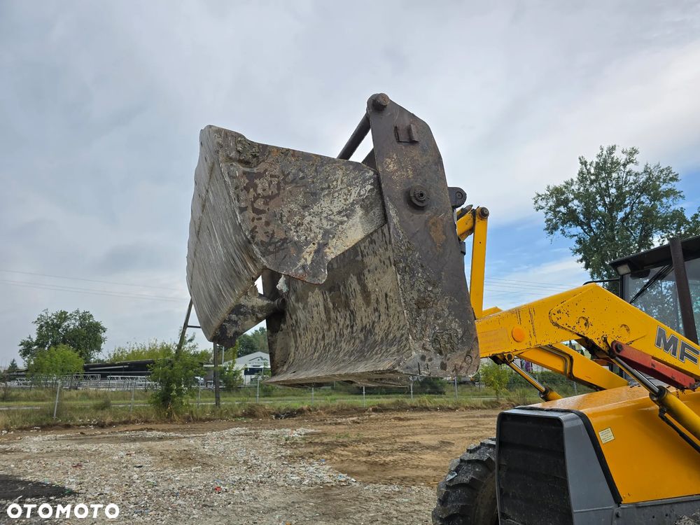 Massey Ferguson MF 900 * 5,700 mth * Krokodyl * Długi teleskop * Zamiana * Opony 80% * - 3