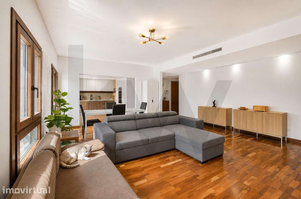 Apartamento T3 com 3 Lugares de Garagem e Arrecadação | Urbanização Ca - Grande imagem: 5/45