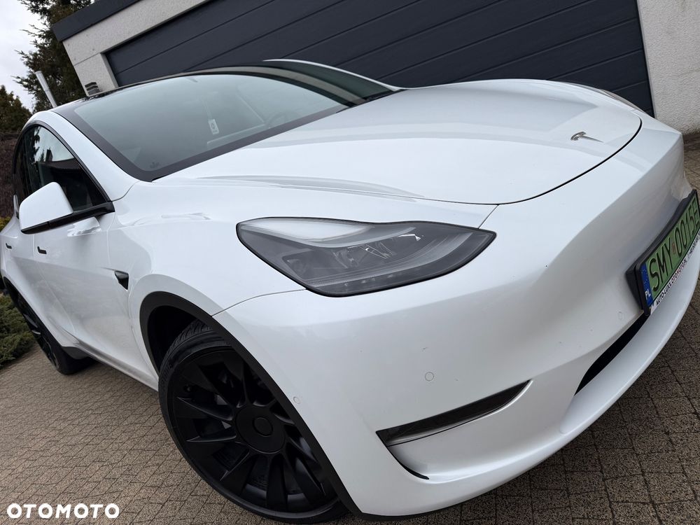 Tesla Model Y Long Range AWD - 8