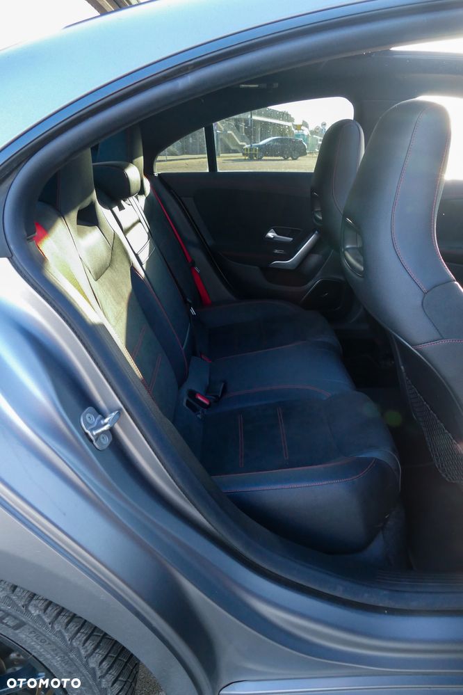 Mercedes-Benz CLA - 22