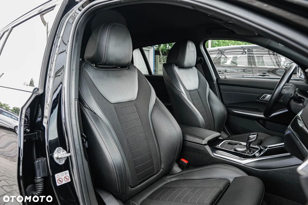 BMW Seria 3 320d Touring Sport Line - 25