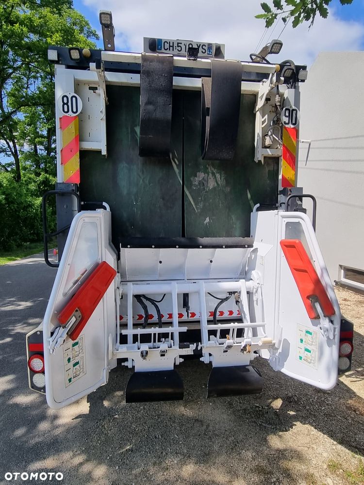 Mercedes-Benz Econic 2633 - 4