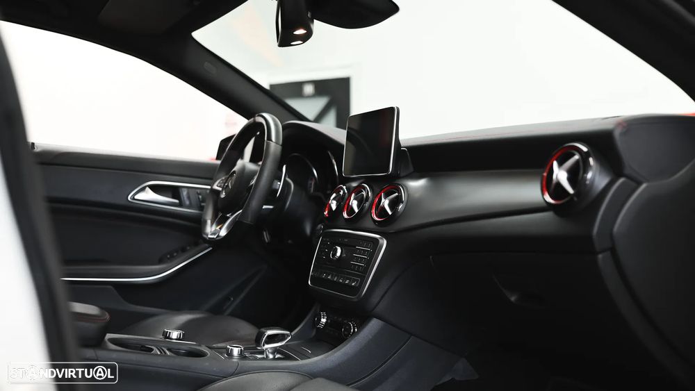 Mercedes-Benz CLA 45 AMG Shooting Brake 4-Matic - 34