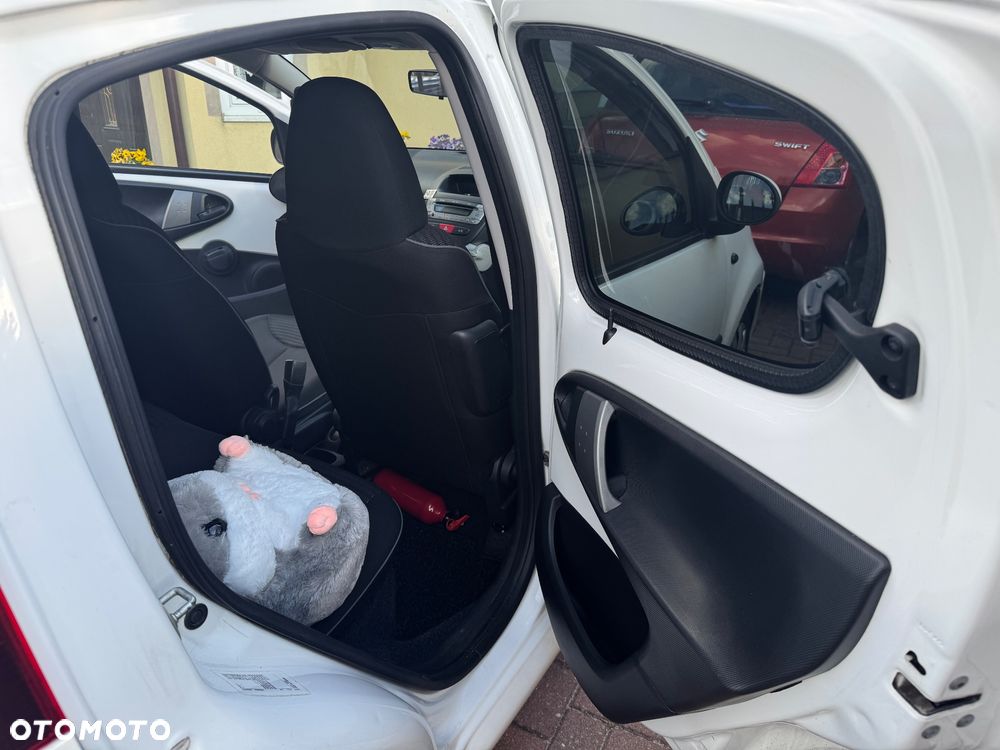 Peugeot 107 1.0 Happy - 17