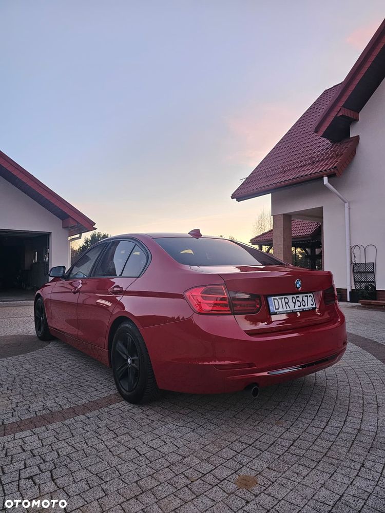 BMW Seria 3 320d Efficient Dynamics Sport Line - 3
