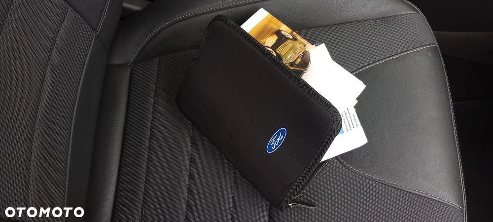 Ford Kuga 1.6 EcoBoost 2x4 Titanium - 12