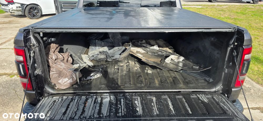 Dodge RAM 5.7 4x4 - 23