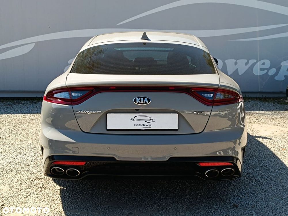 Kia Stinger - 15