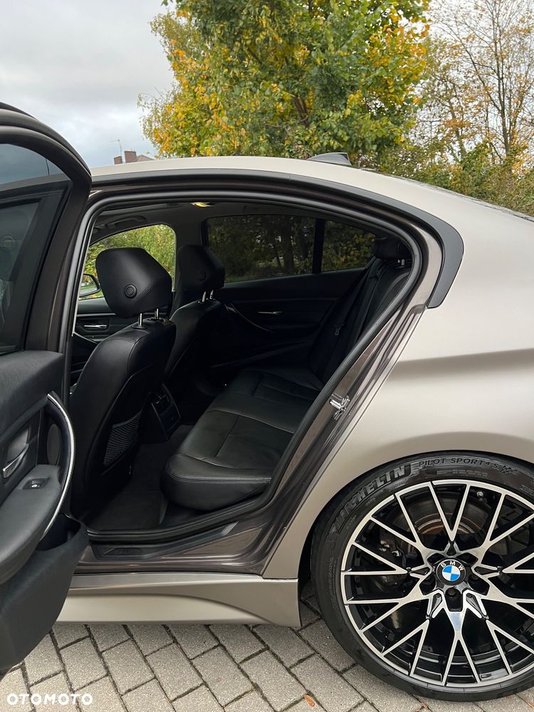 BMW Seria 3 318d - 17