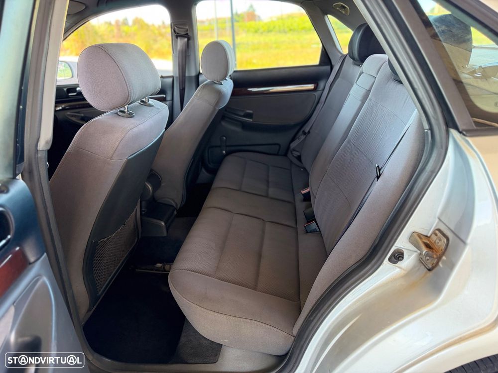 Audi A4 1.9 TDI Attraction - 5