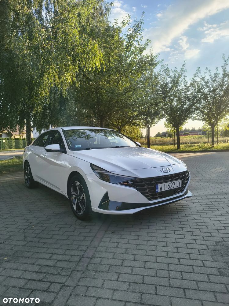 Hyundai Elantra 1.6 Executive CVT - 1