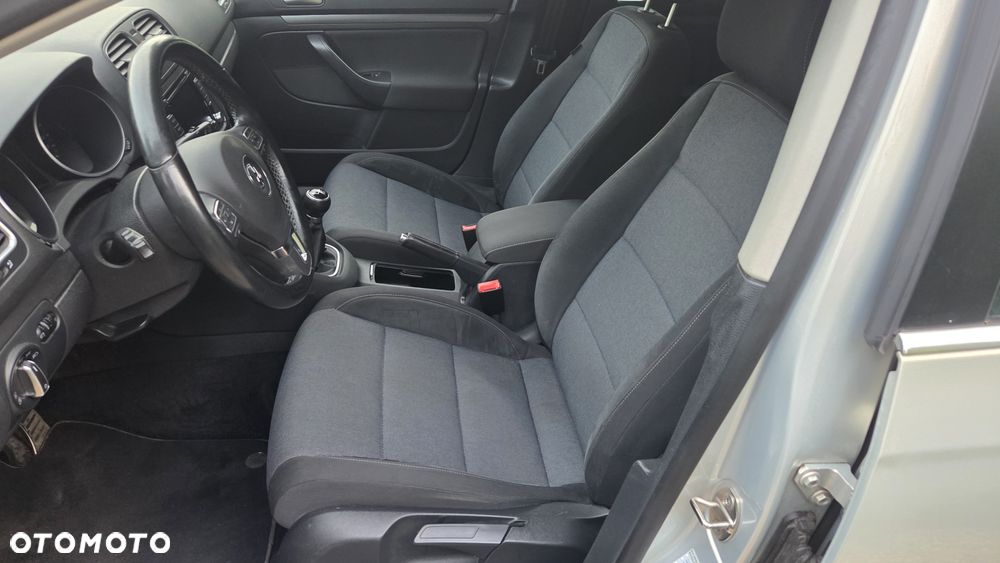 Volkswagen Golf - 25