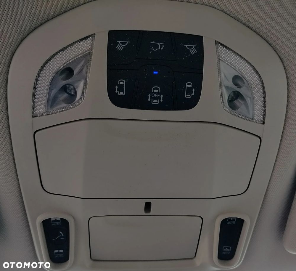 Chrysler Pacifica - 32