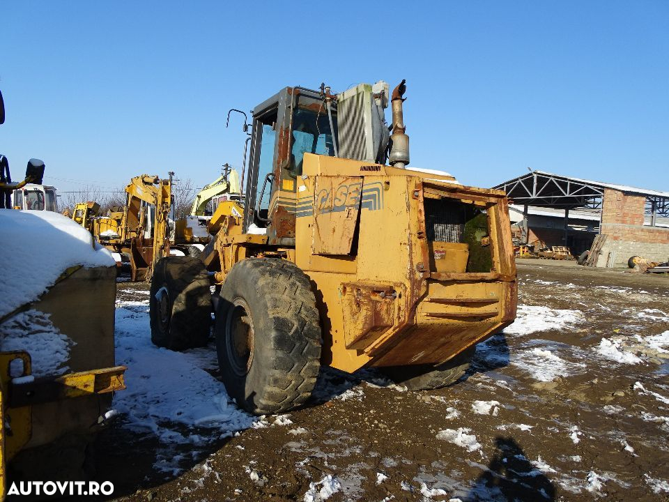 Dezmembrez incarcator Case 721B - 3