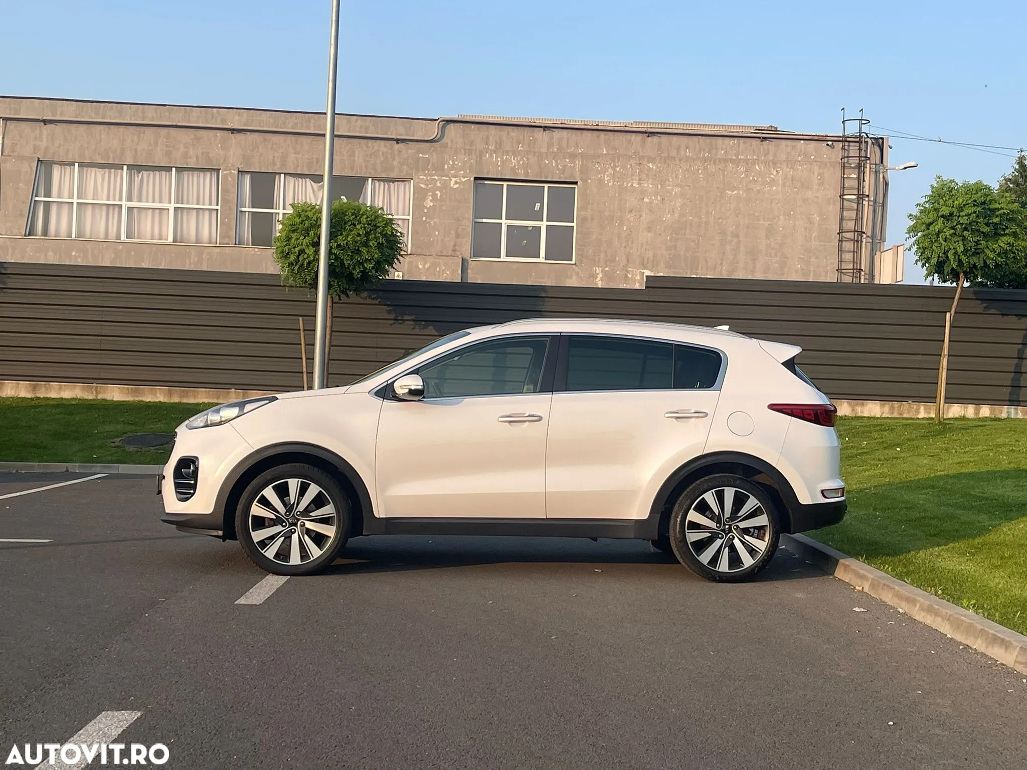Kia Sportage 1.7 CRDI 2WD Dream-Team Edition - 37