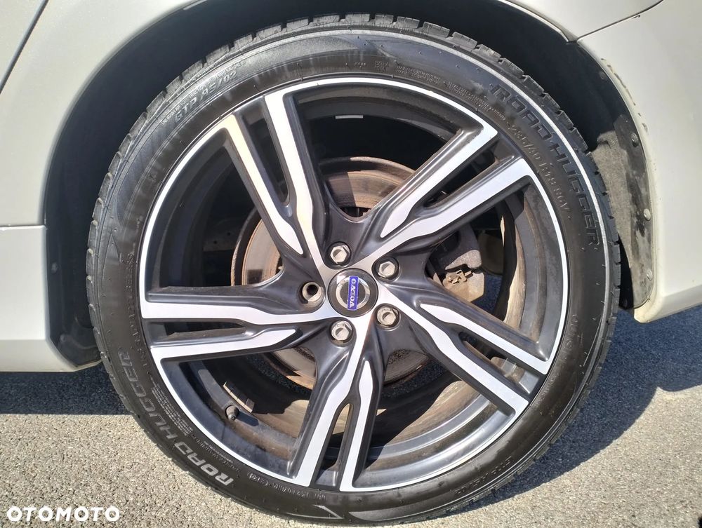 Volvo V60 T6 AWD Drive-E R-Design Momentum - 30