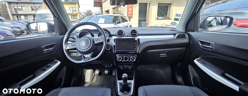 Suzuki Swift 1.2 Premium Plus - 36