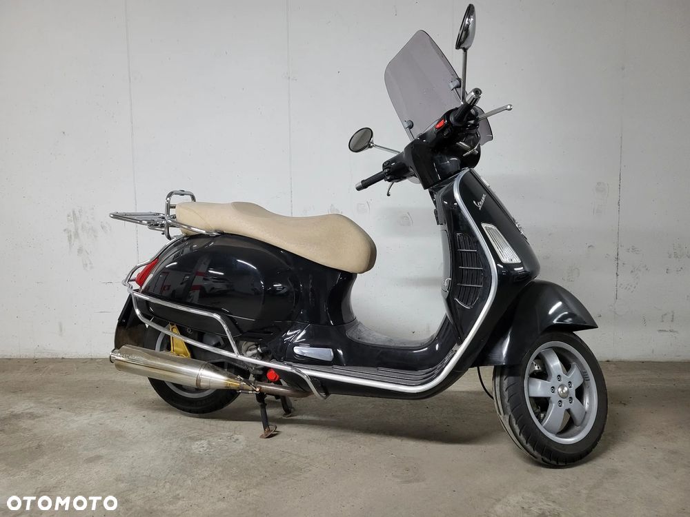 Vespa GTS - 2
