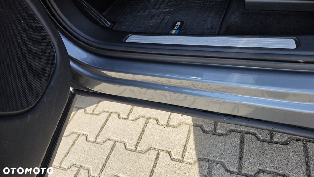 Volvo XC 60 D4 Momentum - 16