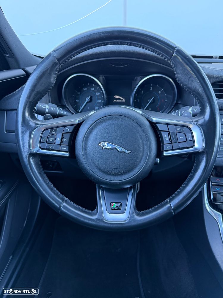 Jaguar XF 3.0 TDV6 R-Sport - 17
