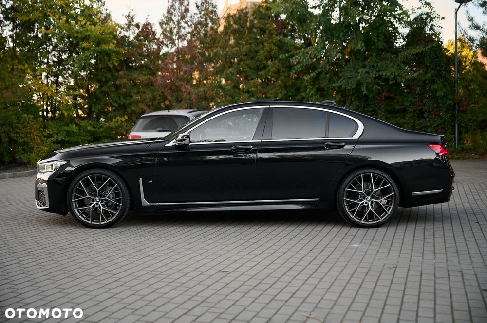 BMW Seria 7 730d xDrive mHEV - 14