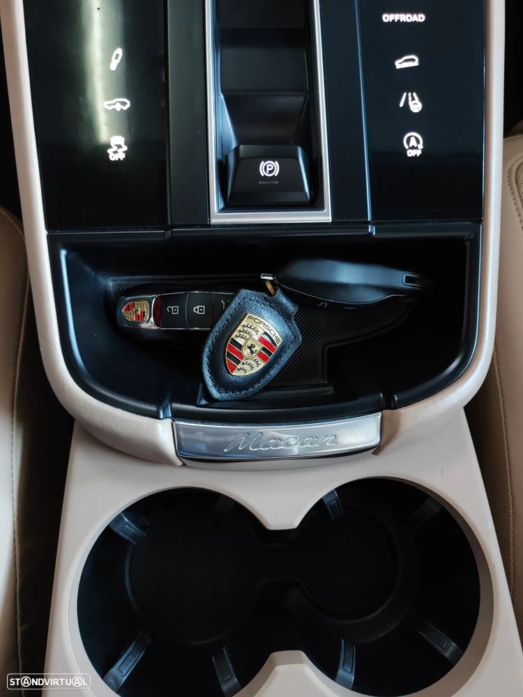 Porsche Macan T - 40